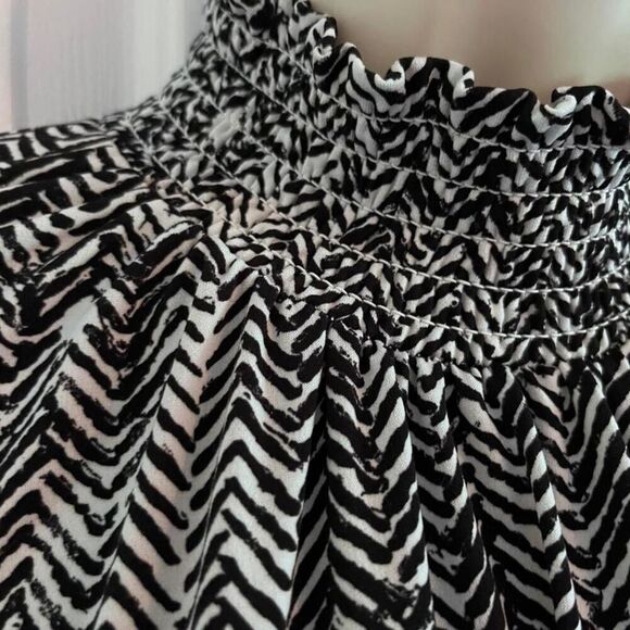 Banana Republic High Neck Ruffle Long Sleeve Blouse Office Professional Workwear - Picture 4 of 5